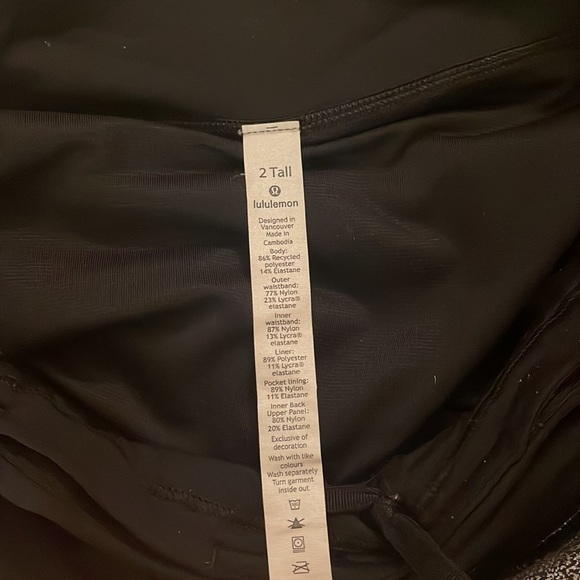 lululemon size 2 tall metallic speed up short - Picture 4 of 4